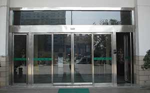 南陽市中級法院自動門案例 - 中出網(wǎng)-智能出入口與停車充電門戶