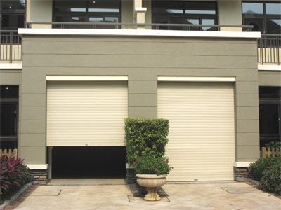 深圳圣莫麗斯花園別墅車庫門案例 - 中出網(wǎng)-智能出入口與停車充電門戶