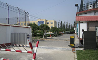 鞍山月明山監(jiān)獄伸縮門工程案例