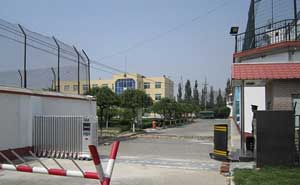 鞍山月明山監(jiān)獄伸縮門(mén)案例