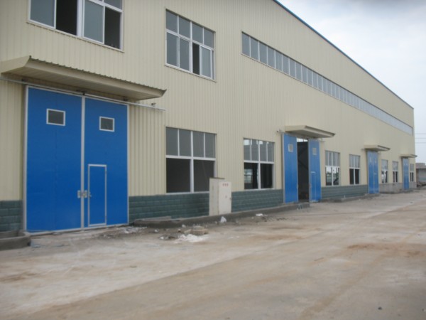 南陽一通防爆電器工業(yè)門實例 - 中出網-智能出入口與停車充電門戶