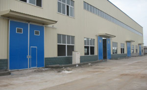 南陽一通防爆電器工業(yè)門實(shí)例 - 中出網(wǎng)-智能出入口與停車充電門戶