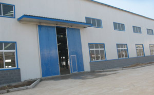 鎮(zhèn)平金冠工業(yè)門實(shí)例 - 中出網(wǎng)-智能出入口與停車充電門戶