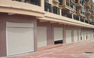 漳州常山錦秀華庭卷簾門案例 - 中出網(wǎng)-智能出入口與停車充電門戶