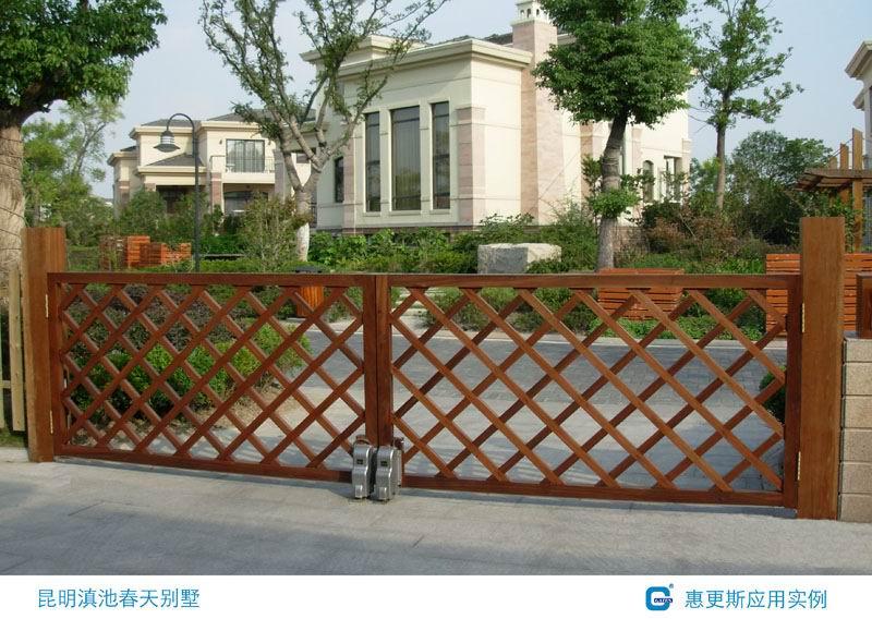 昆明滇池春天別墅平開門機(jī)案例 - 中出網(wǎng)-智能出入口與停車充電門戶