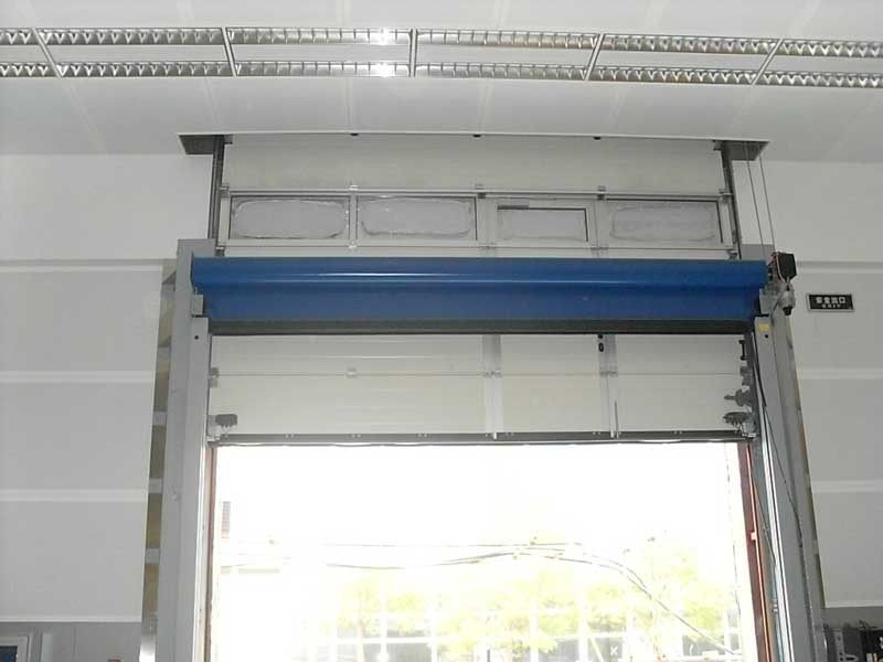 工業(yè)提升門