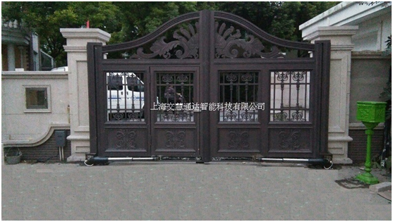 東源麗晶別墅-24V直臂開門機案例 - 中出網(wǎng)-智能出入口與停車充電門戶