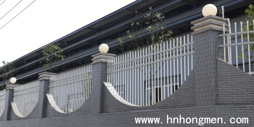 湖南紅宇耐磨材料有限公司D型標(biāo)準(zhǔn)柵欄工程案例 - 中出網(wǎng)-智能出入口與停車充電門戶