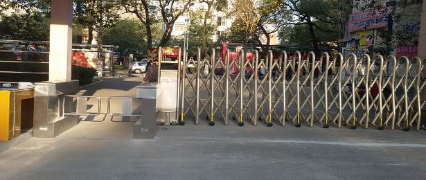 桂林陸軍學院電動伸縮門案例 - 中出網(wǎng)-智能出入口與停車充電門戶