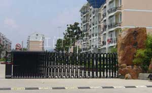 德陽凱江新城電動(dòng)伸縮門案例