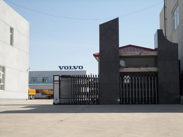 赤峰沃爾沃4S店伸縮門案例 - 中出網(wǎng)-智能出入口與停車充電門戶