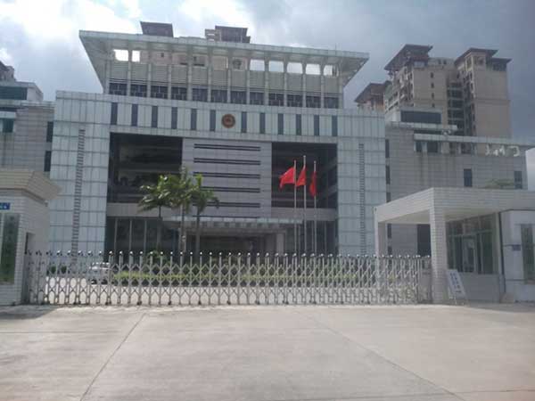 肇慶市人民防空辦公室伸縮門案例 - 中出網(wǎng)-智能出入口與停車充電門戶