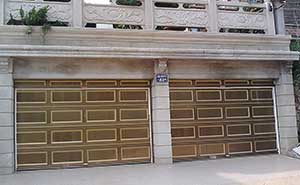 湖南羅普斯金車(chē)庫(kù)門(mén)案例 - 中出網(wǎng)-智能出入口與停車(chē)充電門(mén)戶(hù)