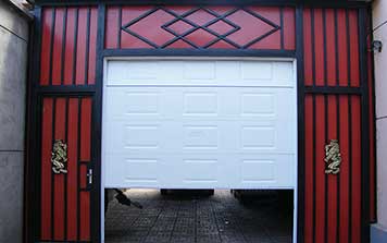 自動(dòng)車(chē)庫(kù)門(mén)