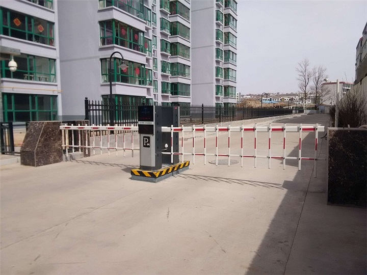 陽(yáng)光尚品花園道閘案例 - 中出網(wǎng)-智能出入口與停車(chē)充電門(mén)戶