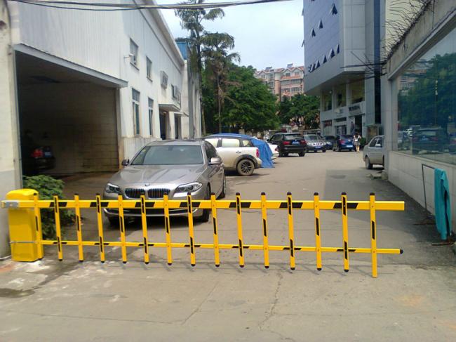 柳州市西江路寶馬4s店電動(dòng)?xùn)艡诘篱l案例 - 中出網(wǎng)-智能出入口與停車充電門戶