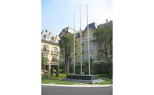 公主酒店旗桿案例 - 中出網(wǎng)-智能出入口與停車充電門戶