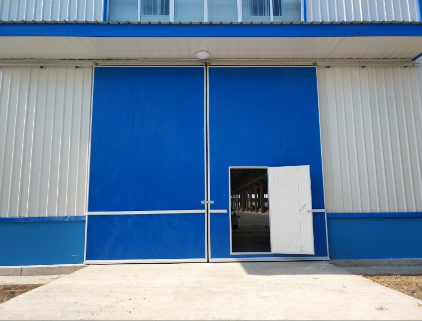 安陽八方路橋設(shè)備有限公司工業(yè)平移門案例 - 中出網(wǎng)-智能出入口與停車充電門戶