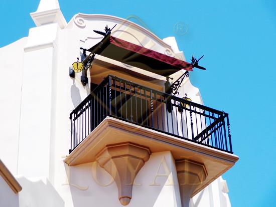 迪士尼樂(lè)園鐵藝圍欄案例 - 中出網(wǎng)-智能出入口與停車(chē)充電門(mén)戶