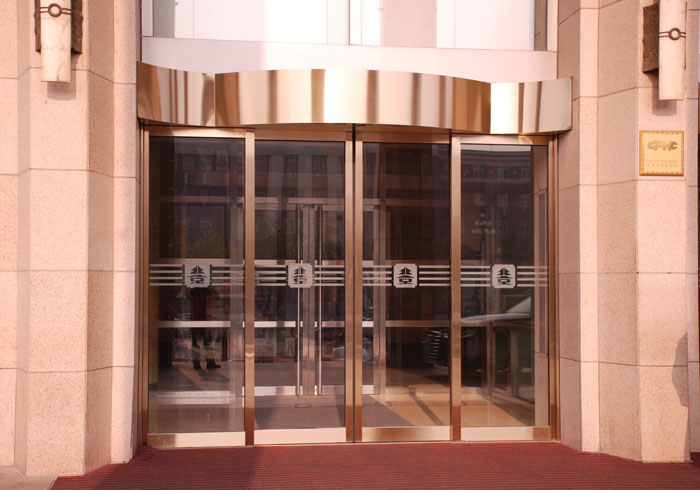 北京飯店自動平開門工程案例 - 中出網(wǎng)-智能出入口與停車充電門戶