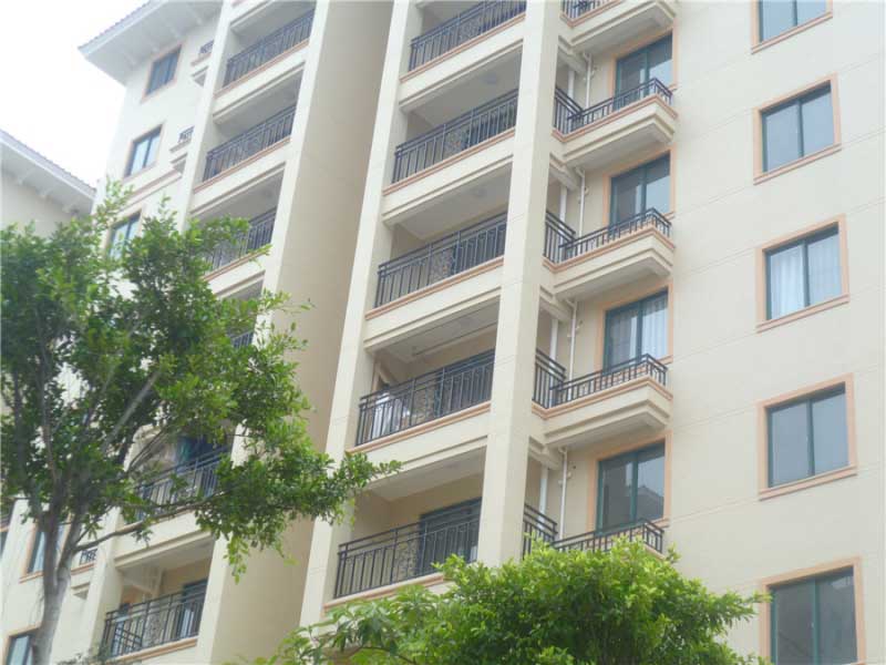 泰景花園護欄案例 - 中出網(wǎng)-智能出入口與停車充電門戶