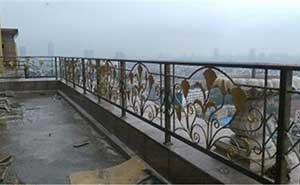 粵北大廈護(hù)欄案例 - 中出網(wǎng)-智能出入口與停車充電門戶