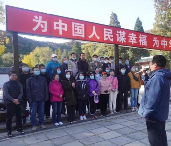 “勇攀高峰，再創(chuàng)輝煌”卓奧世鵬成立11周年登山活動(dòng)