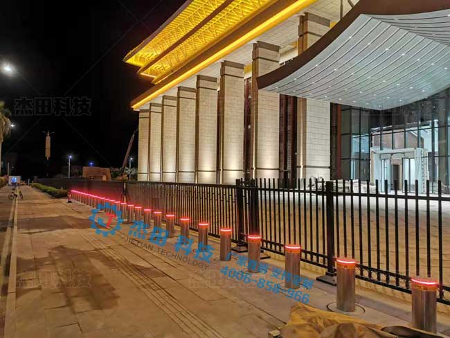 廈門會(huì)展中心金雞百花館升降柱案例 - 中出網(wǎng)-智能出入口與停車充電門戶