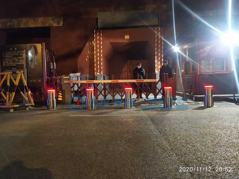 北京故宮博物院東華門雙級氣動升降柱項(xiàng)目 - 中出網(wǎng)-智能出入口與停車充電門戶