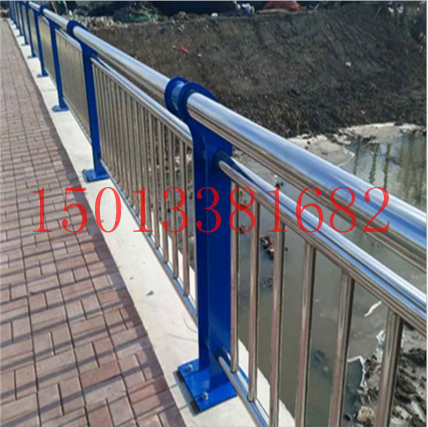 梅州橋梁隔離欄桿 金屬河道護欄廠家定做 河源人行道圍欄