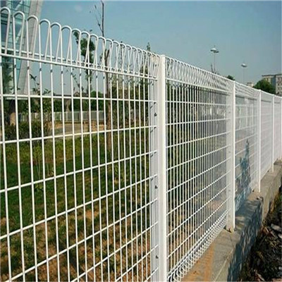 廣州開發(fā)區(qū)圍墻圍欄包安裝 358密紋護(hù)欄網(wǎng)定做 佛山車間鐵絲圍網(wǎng)