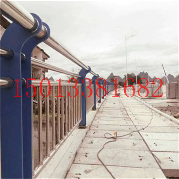 河源景區(qū)金屬護(hù)欄定做 橋梁兩邊隔離欄桿 韶關(guān)棧道圍欄廠家