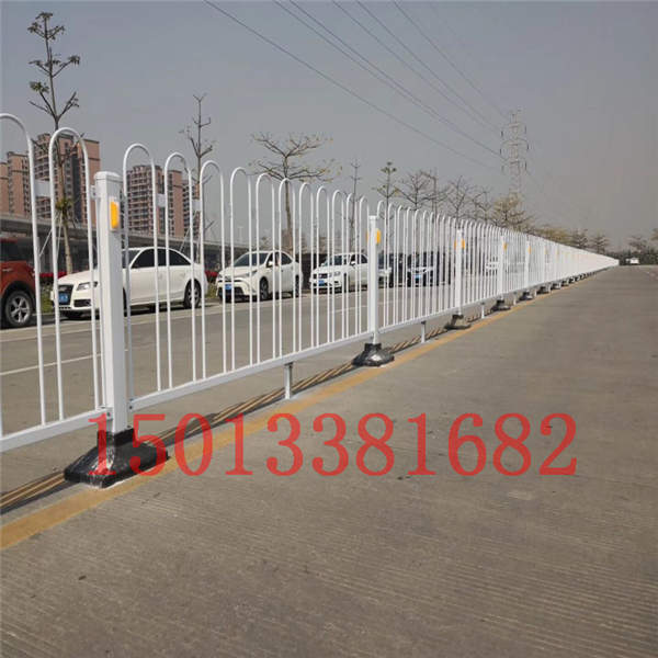 韶關(guān)機(jī)機(jī)非車道護(hù)欄 河源活動式乙型護(hù)欄定做