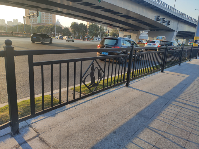 其他 - 隔離欄  公路圍欄