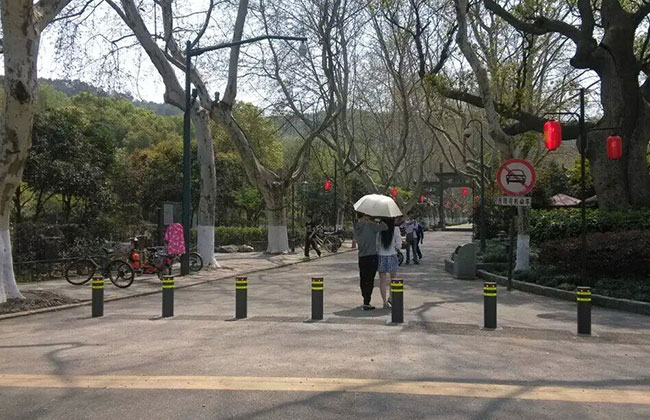 黃龍洞升降柱案例 - 中出網(wǎng)-智能出入口與停車充電門戶