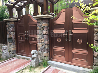 鑄鋁門和鐵藝大門