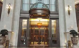 成都仁和春天酒店自動門案例 - 中出網(wǎng)-智能出入口與停車充電門戶