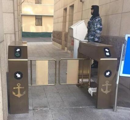 軍人運(yùn)動(dòng)員為國爭光，西莫羅通道閘默默相伴守護(hù)人行安全