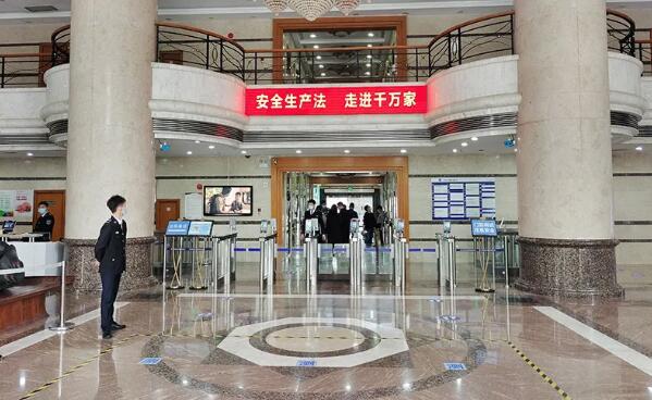 西莫羅人臉識(shí)別閘機(jī)，又一次入駐國(guó)企辦公大廈