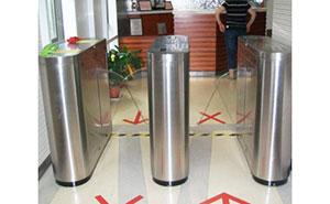 上海某健身俱樂部通道閘案例 - 中出網(wǎng)-智能出入口與停車充電門戶