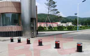 大連-沈陽軍區(qū)升降柱案例 - 中出網-智能出入口與停車充電門戶