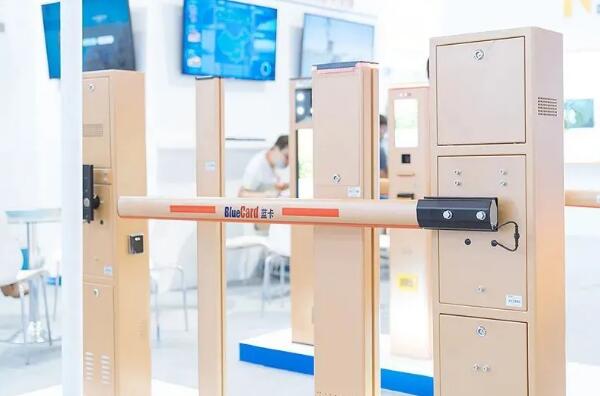 藍(lán)卡科技本次帶來(lái)了AIoT無(wú)人化停車場(chǎng)管理系統(tǒng)