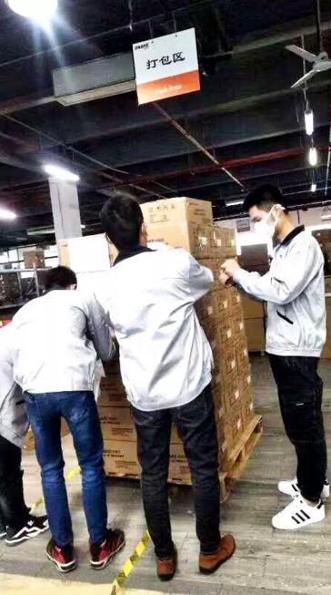 狄耐克支援雷神山醫(yī)院醫(yī)療物資集結