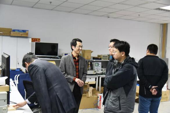 紀(jì)榮嶸教授一行參觀狄耐克研發(fā)中心