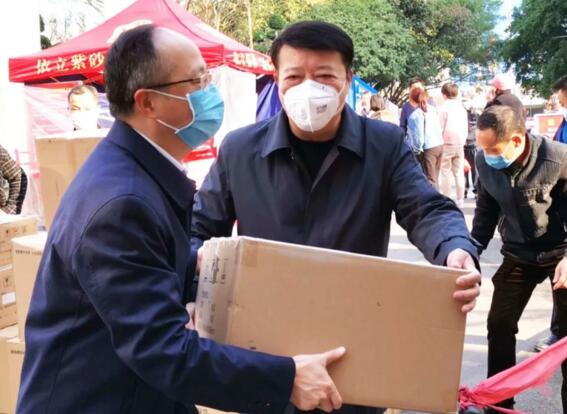 物資交接現(xiàn)場