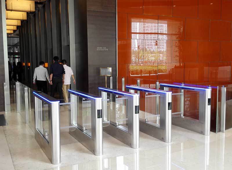 北京銀泰中心通道閘案例 - 中出網(wǎng)-智能出入口與停車(chē)充電門(mén)戶