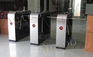 廣東培正學(xué)院通道閘案例 - 中出網(wǎng)-智能出入口與停車充電門戶