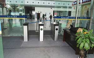 濟寧機場項目人行通道翼閘案例