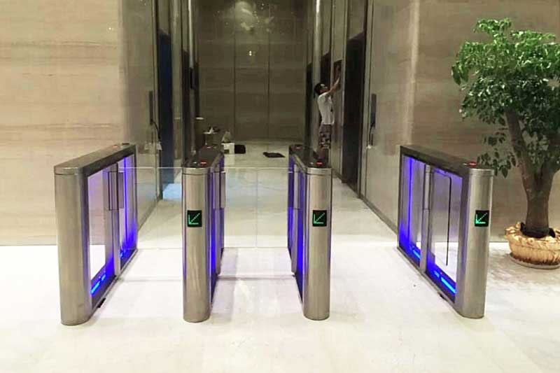 湖南長(zhǎng)沙保利地產(chǎn)小區(qū)速通門案例 - 中出網(wǎng)-智能出入口與停車充電門戶