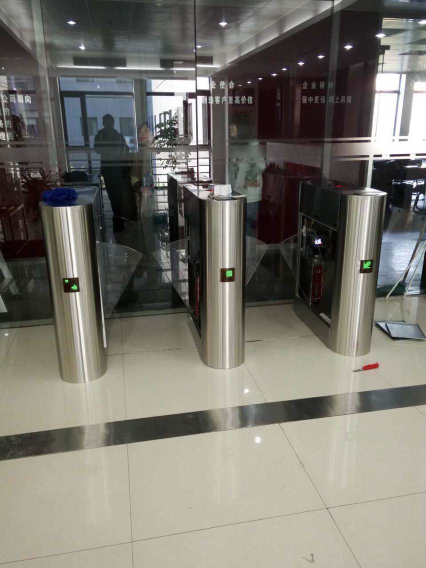 上海某裝飾公司通道閘案例